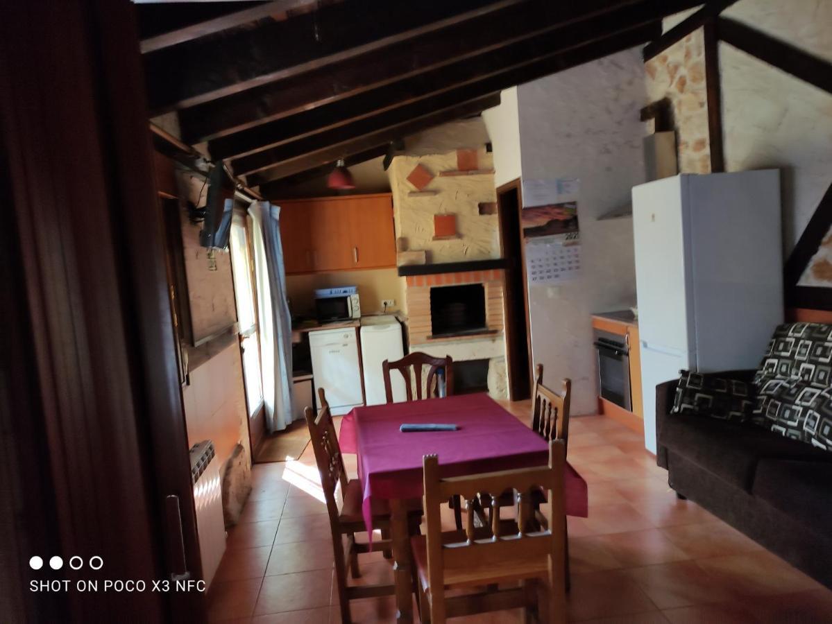Apartamentos Turisticos Los Abuelos Montemayor de Pililla المظهر الخارجي الصورة