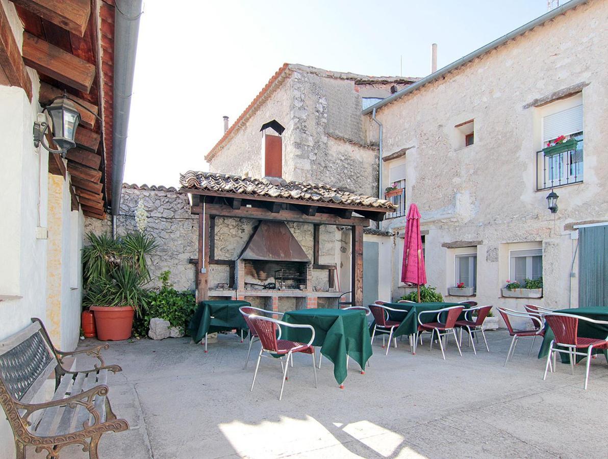 Apartamentos Turisticos Los Abuelos Montemayor de Pililla المظهر الخارجي الصورة