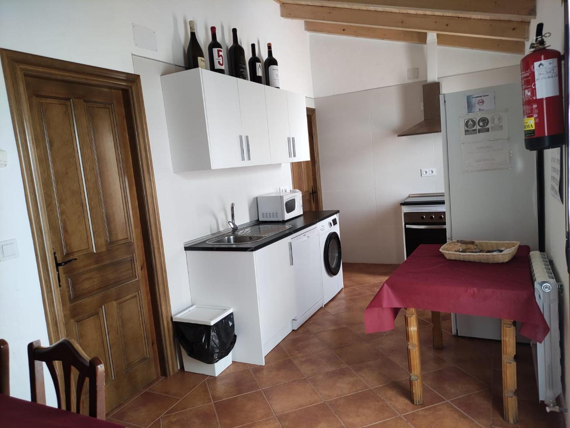 Apartamentos Turisticos Los Abuelos Montemayor de Pililla المظهر الخارجي الصورة