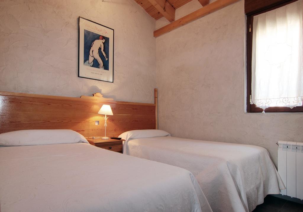 Apartamentos Turisticos Los Abuelos Montemayor de Pililla المظهر الخارجي الصورة