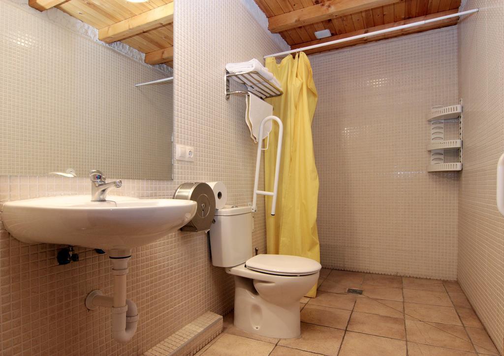 Apartamentos Turisticos Los Abuelos Montemayor de Pililla المظهر الخارجي الصورة