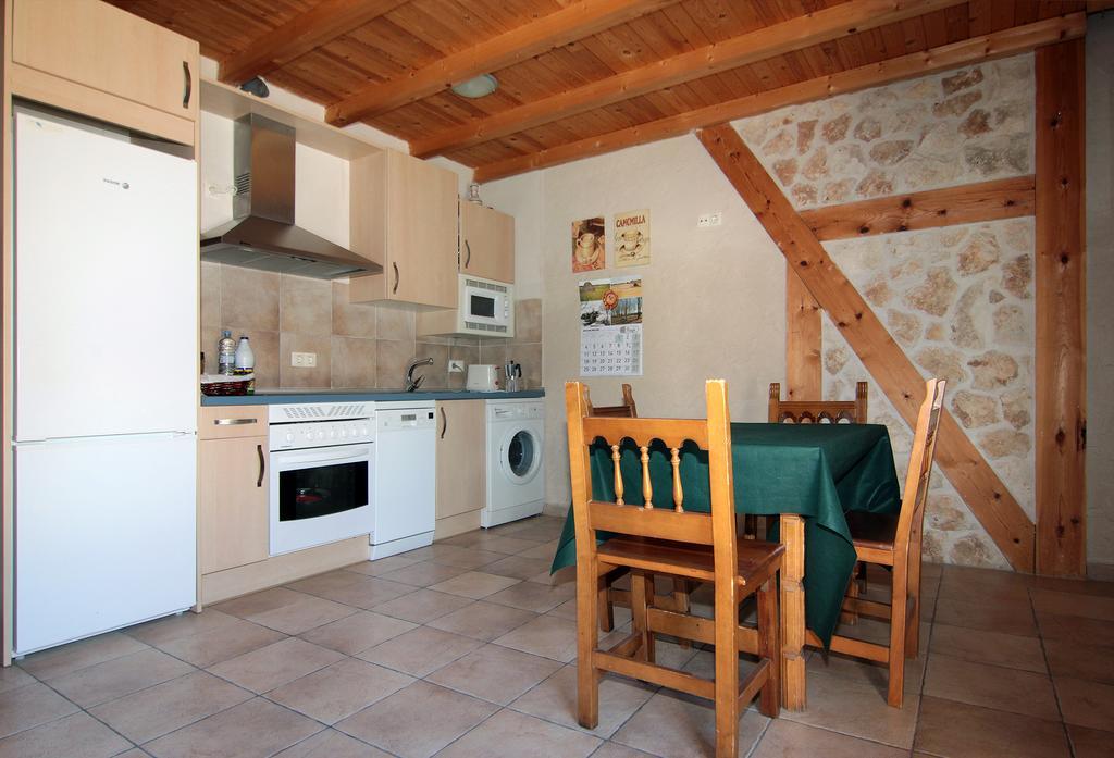 Apartamentos Turisticos Los Abuelos Montemayor de Pililla المظهر الخارجي الصورة