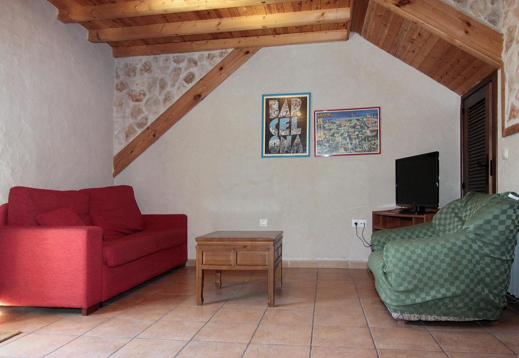 Apartamentos Turisticos Los Abuelos Montemayor de Pililla المظهر الخارجي الصورة