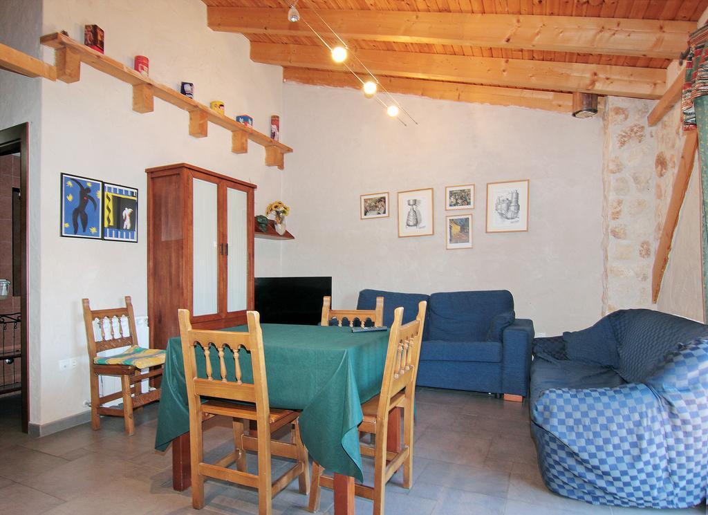 Apartamentos Turisticos Los Abuelos Montemayor de Pililla المظهر الخارجي الصورة